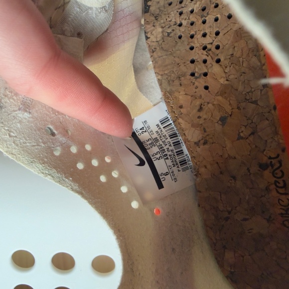 Nike React Element 87 - Sail Light Bone - Mens Size 6/Womens Size 7.5 - Picture 3 of 4